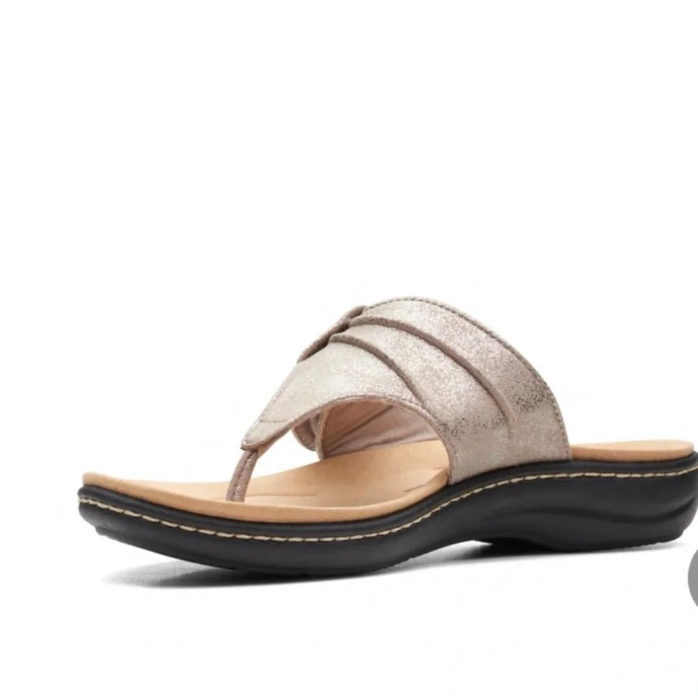 Clarks Laurieann Rae Sandal in Taupe Metallic 12W